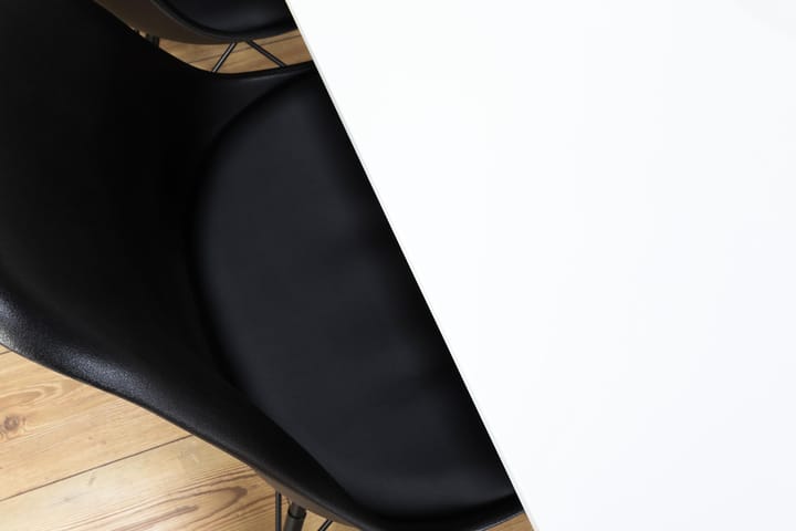 Ruokailuryhmä Eli 150 cm 4 Scale tuolia - Valkoinen/Musta/Musta PU - Huonekalut - Pöytä & ruokailuryhmä - Ruokailuryhmä