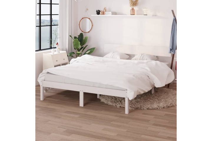 Sängynrunko valkoinen täysi mänty 135x190 cm UK Double - Valkoinen - Huonekalut - Sänky - Sänkykehikot & sängynrungot