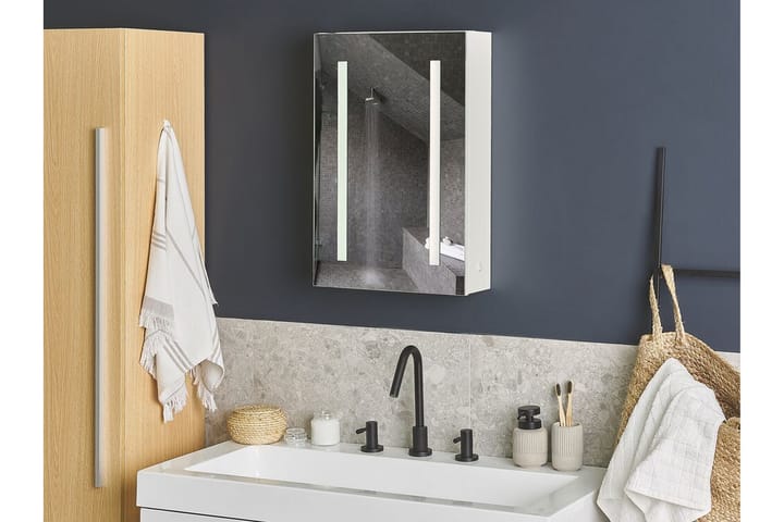 Kylpyhuonekaappi Serenada 40 cm Peili LED-valaistuksella - Valkoinen - Talo & remontointi - Keittiö & kylpyhuone - Kylpyhuone - Kylpyhuonekalusteet - Peilikaapit